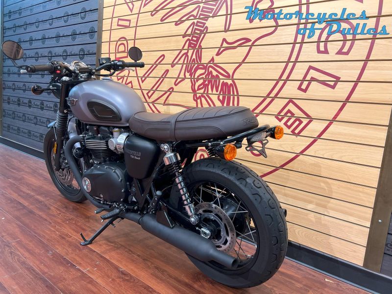 2018 Triumph Bonneville T120 Black Image 6