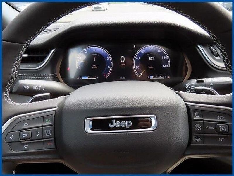 New 2025 Jeep Grand Cherokee Image 15