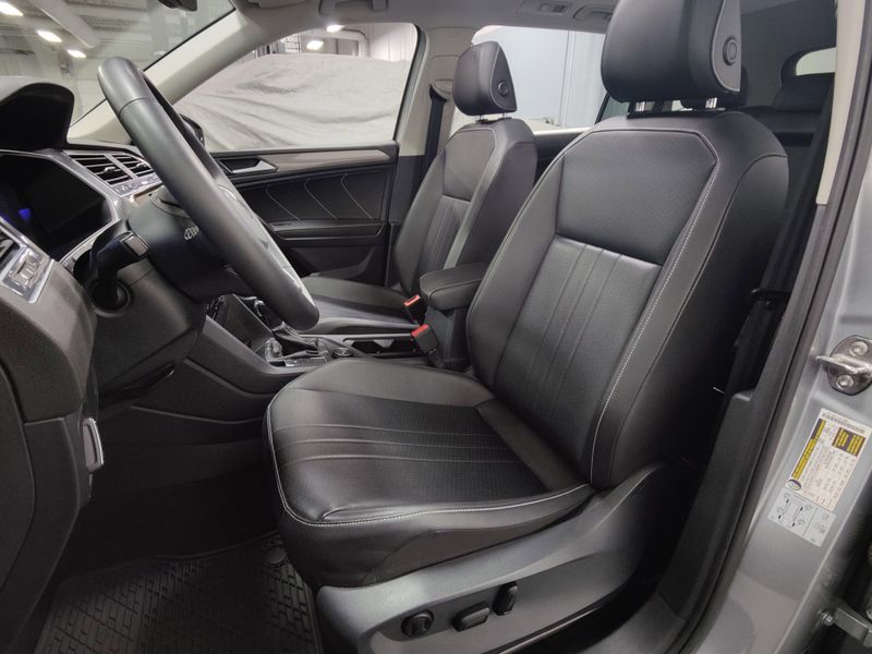 Used 2022 Volkswagen Tiguan SE AWD w/SunroofImage 16