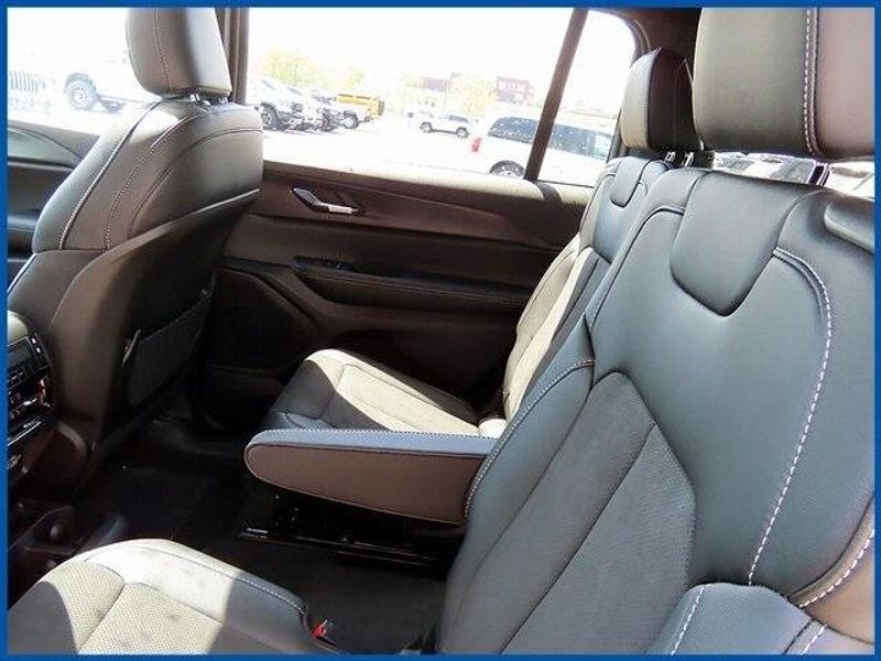 2025 Jeep Grand Cherokee AltitudeImage 10