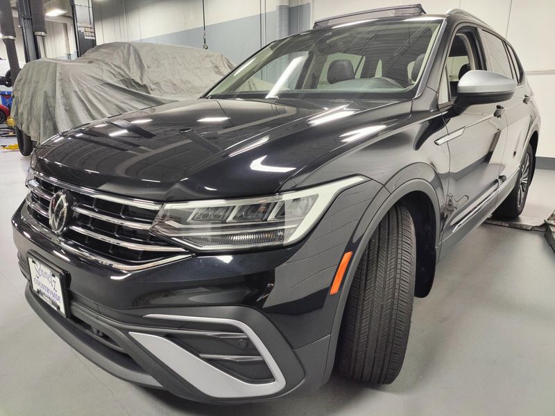 Used 2024 Volkswagen Tiguan Wolfsburg Edt AWD w/SunroofImage 9
