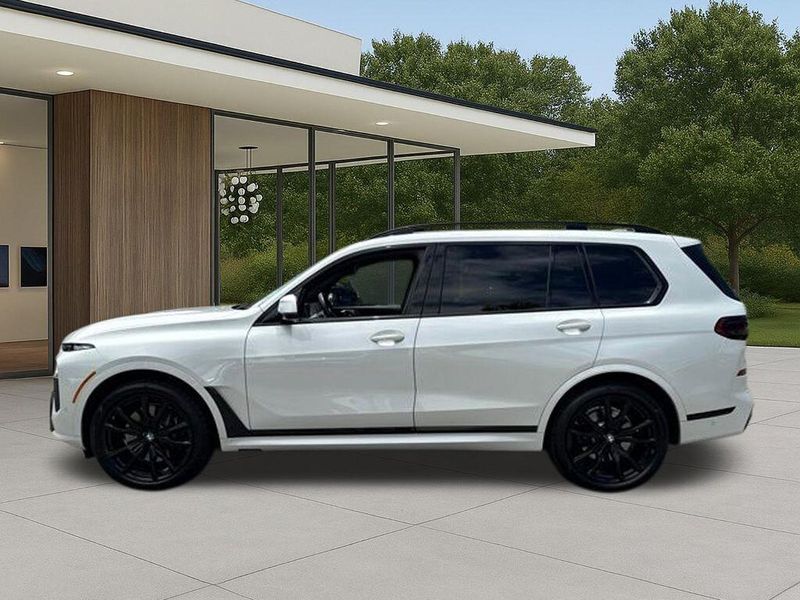 Used 2024 BMW X7 xDrive40iImage 13