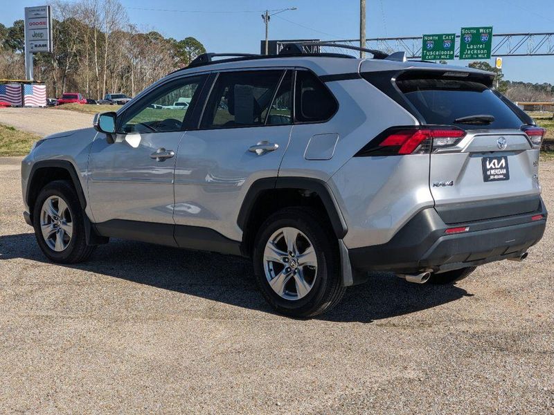 2023 Toyota RAV4 XLEImage 5