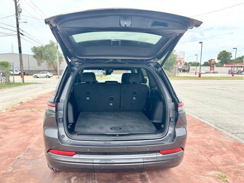 New 2026 Jeep Grand Cherokee Limited Reserve 4x4Image 7