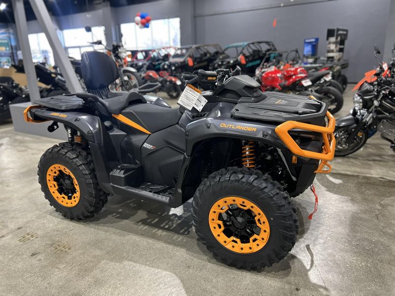New 2025 Can-Am OUTLANDER MAX XT-P 1000R Image 8