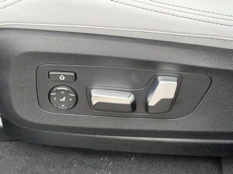 New 2026 BMW X5 sDrive40iImage 18