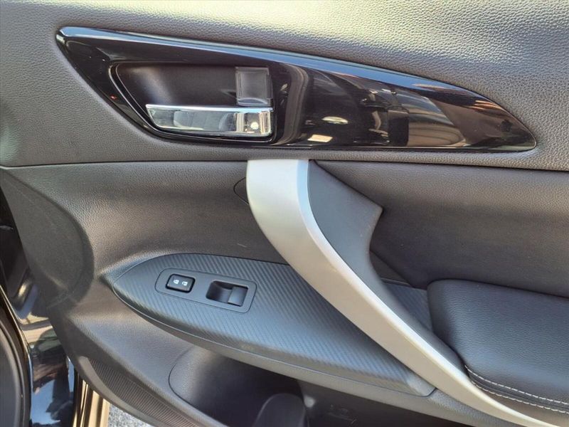 2024 Mitsubishi Eclipse Cross SE photo 4
