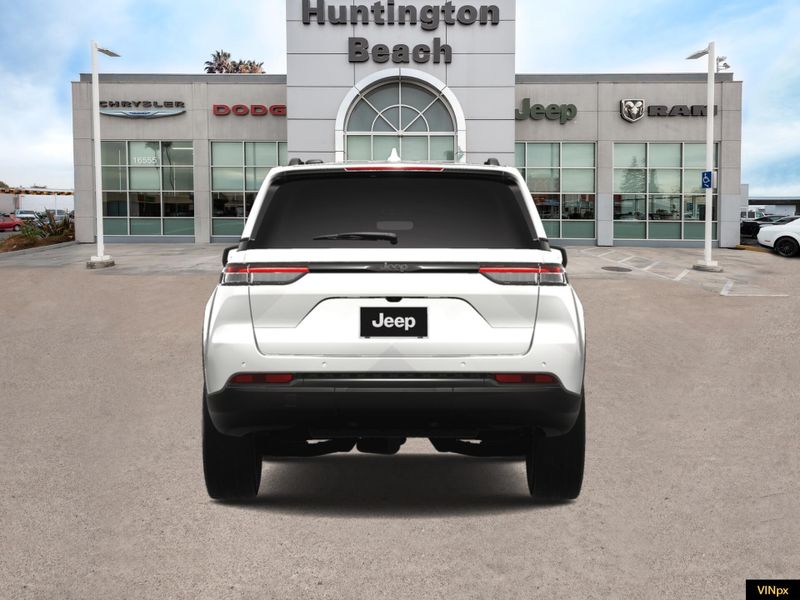 2025 Jeep Grand Cherokee Altitude X 4x2Image 6