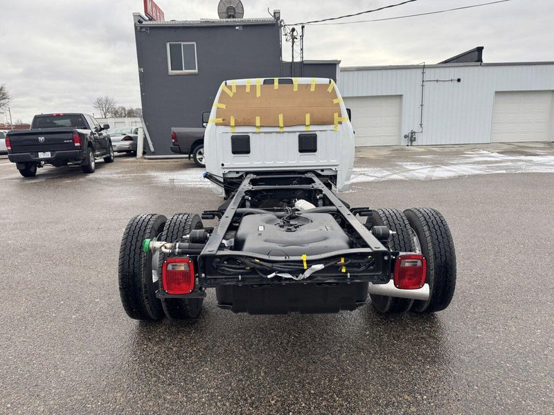 2024 RAM 5500 Chassis Cab TradesmanImage 7