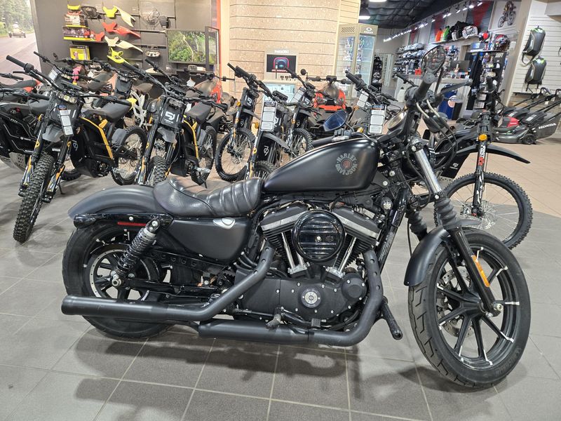 USED 2022 HARLEY SPORTSTER IRON 883 Image 2