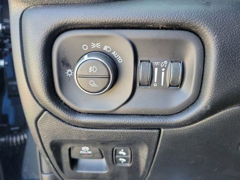 New 2026 RAM 1500 Big Horn Crew Cab 4x4 5'7' Box