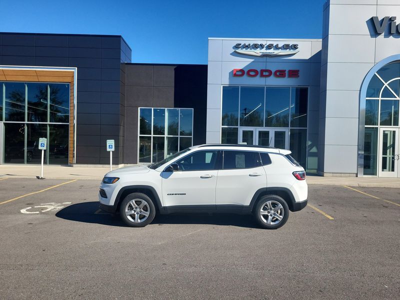 Used 2023 Jeep Compass LatitudeImage 2