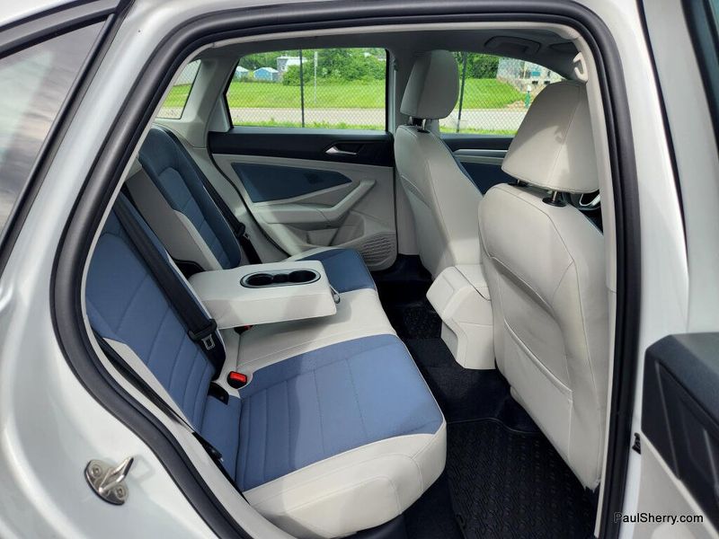 Used 2025 Volkswagen Jetta SE