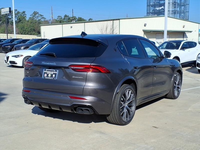 New 2026 Maserati Grecale ModenaImage 7