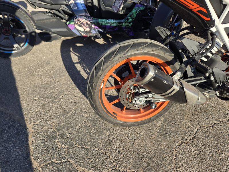 USED 2019 KTM DUKE 390 Image 14