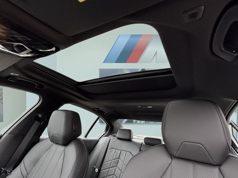 2025 BMW i5 eDrive40Image 21