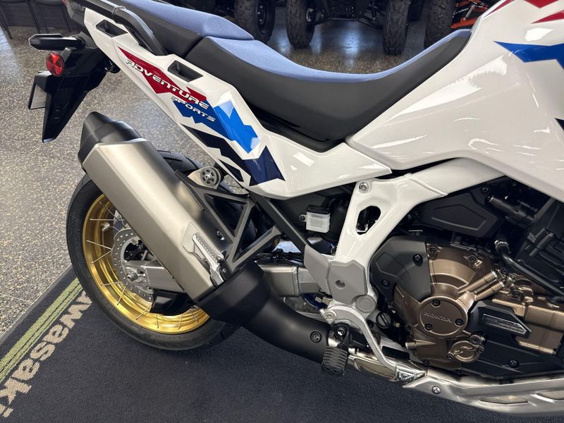 New 2026 Honda AFRICA TWIN ADV SP ES DCT Image 16