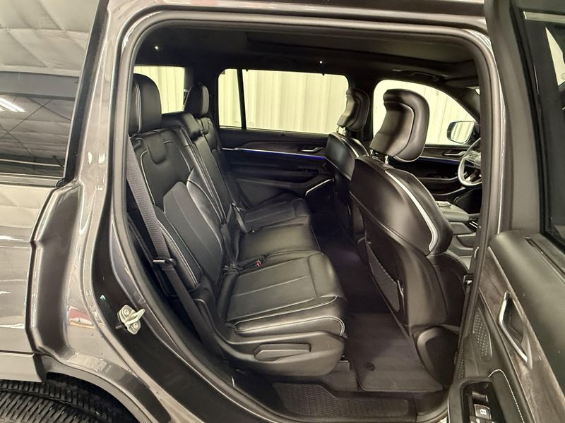 Used 2024 Jeep Grand Cherokee L OverlandImage 12