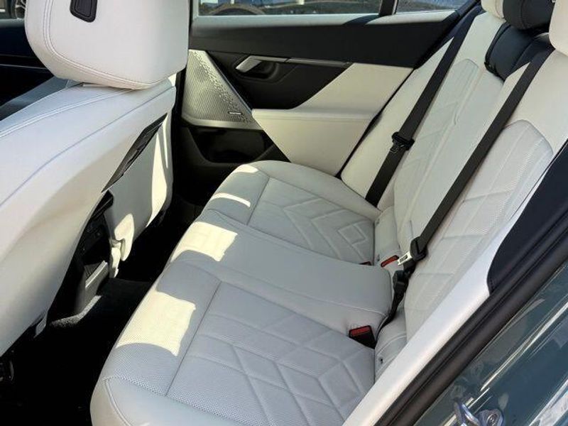 New 2026 BMW 5 Series 530iImage 27