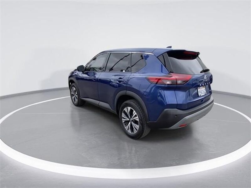 2021 Nissan Rogue SVImage 6