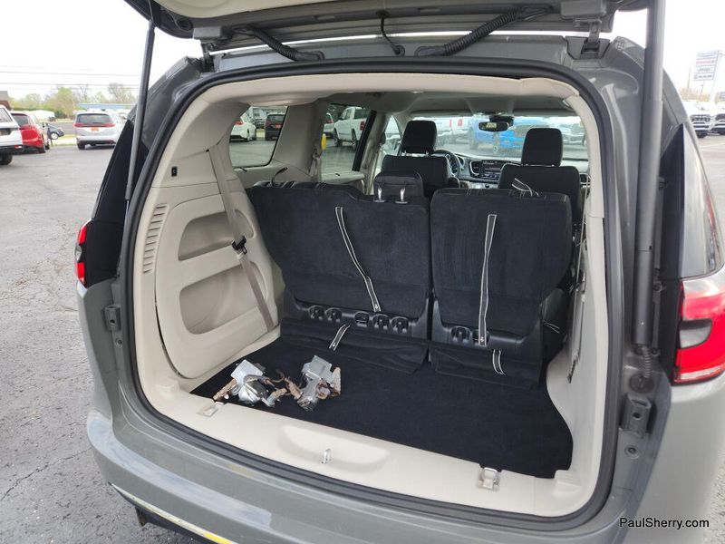 Used 2022 Chrysler Pacifica Touring L