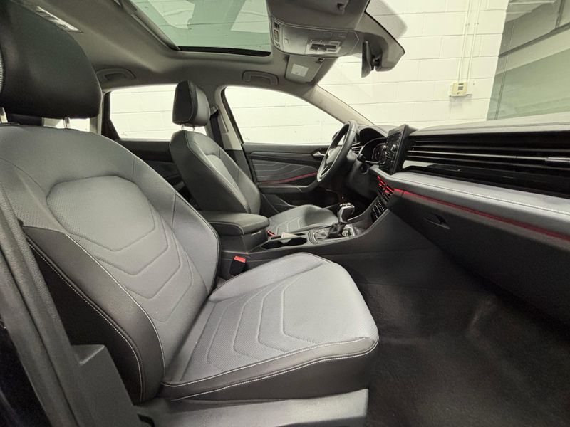 Used 2025 Volkswagen Jetta SELImage 11