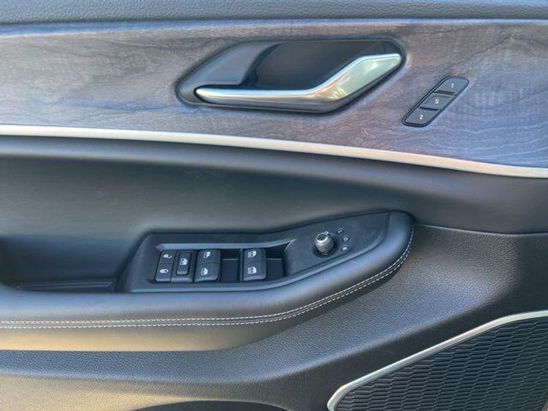 2025 Jeep Grand Cherokee L Limited 4x4