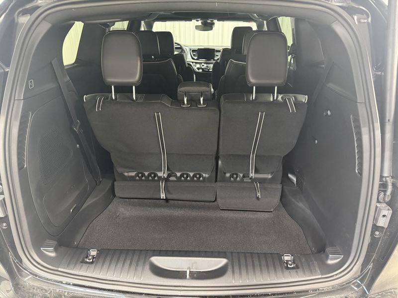 New 2026 Chrysler Pacifica LimitedImage 7