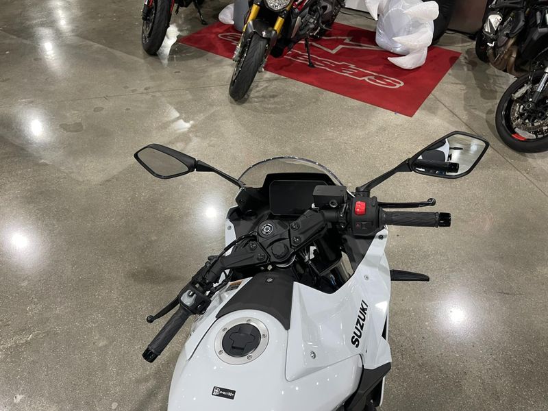 New 2026 Suzuki GSX-8R Image 32
