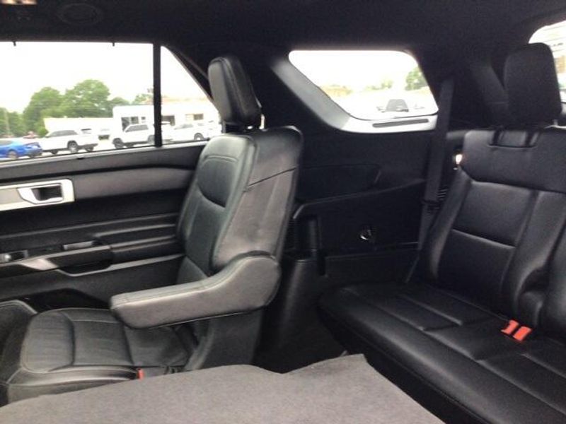 2020 Ford Explorer LimitedImage 16