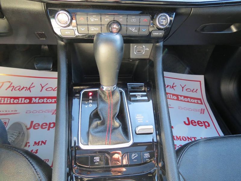 Used 2024 Jeep Compass Trailhawk 4x4 4dr SUVImage 21
