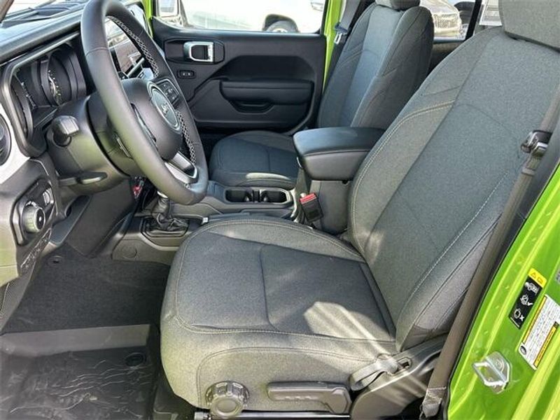 2025 Jeep Wrangler 4-door WillysImage 19