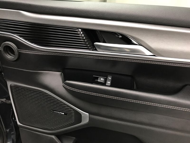 2023 Jeep Wagoneer Series II CarbideImage 27