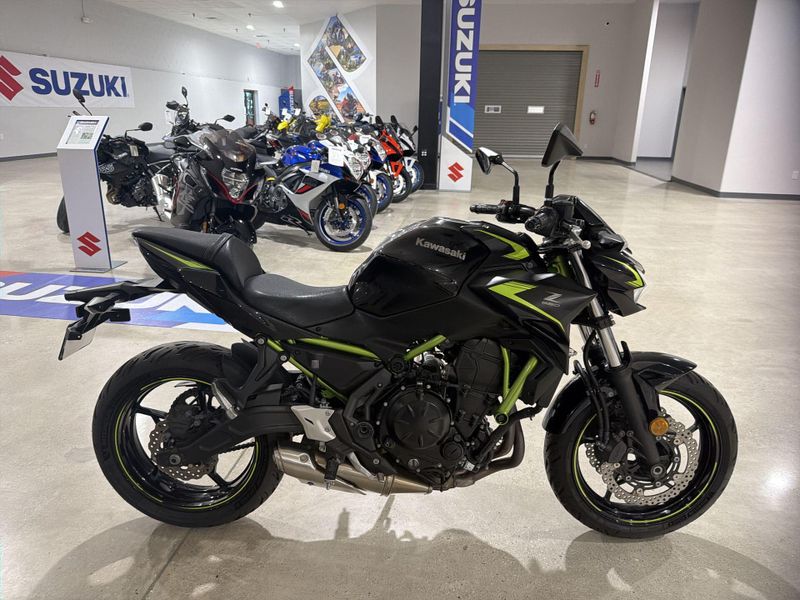 Used 2022 Kawasaki Z650  in a BLACK exterior color. Victorville Del Amo Motorsports 760-241-7387 delamomotorsportsofvictorville.com 