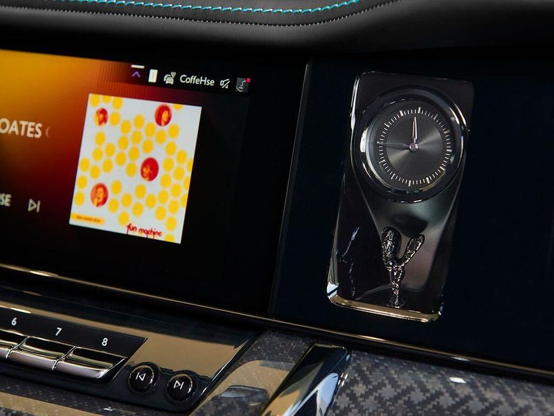 New 2027 Rolls-Royce Cullinan Black BadgeImage 17