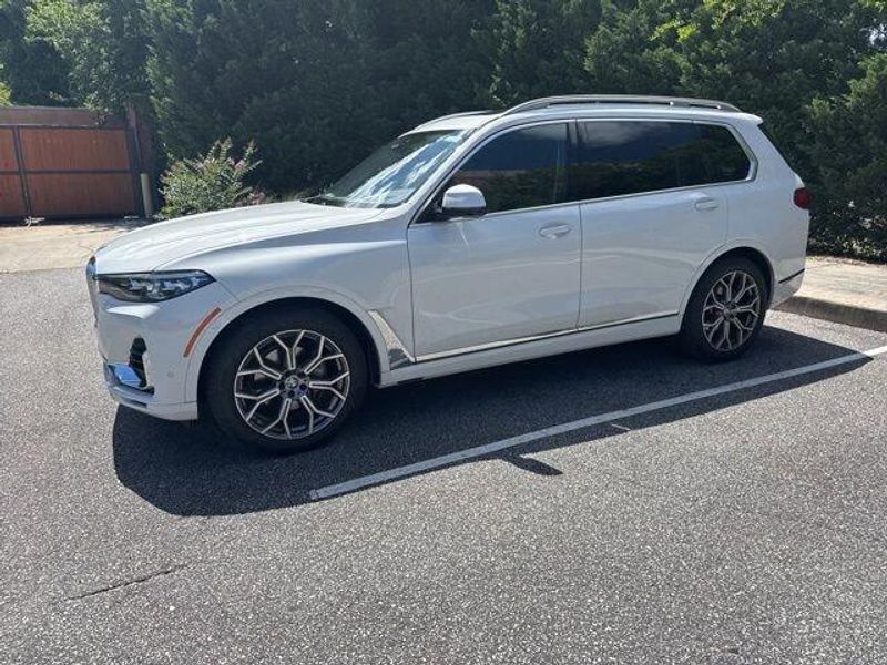 2022 BMW X7 xDrive40i