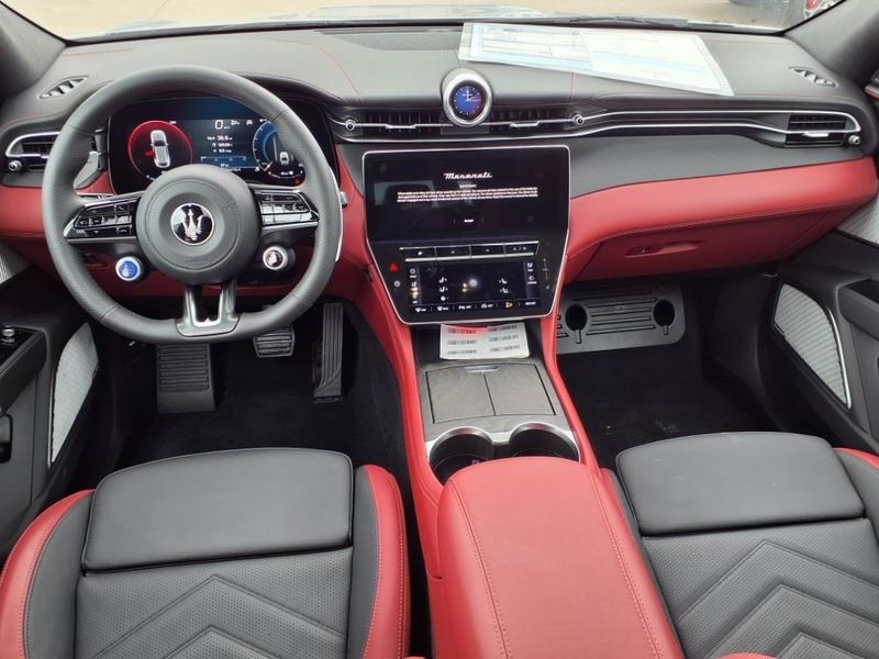 2025 Maserati Grecale ModenaImage 12