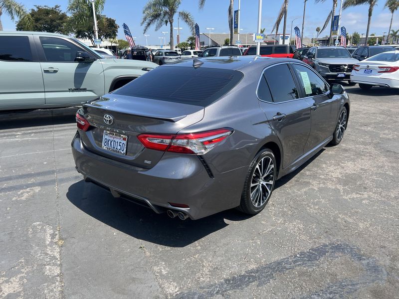 Used 2019 Toyota Camry SEImage 3