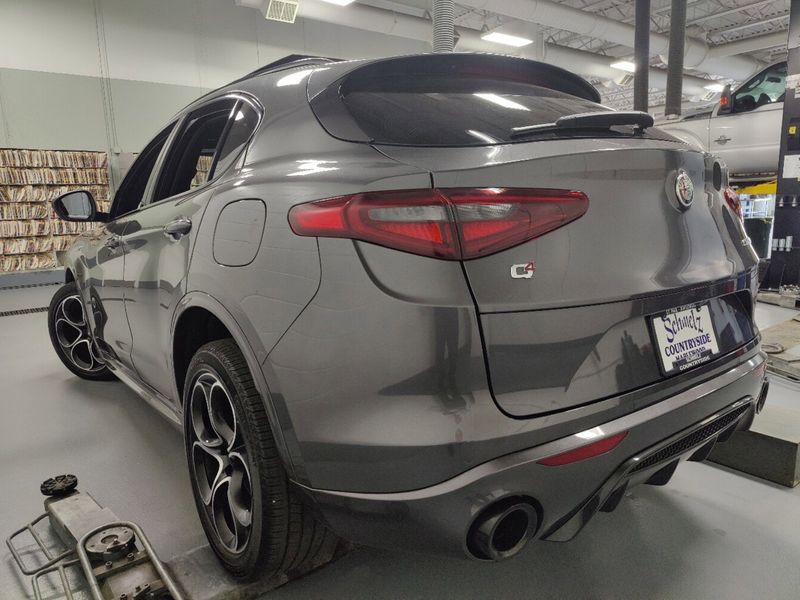 2022 Alfa Romeo Stelvio Veloce AWD w/Sunroof & NavImage 13