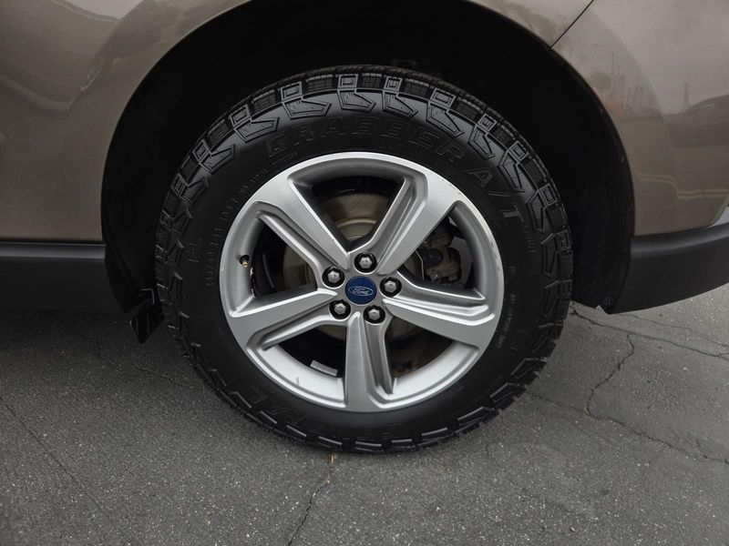 Used 2019 Ford Edge SEL FWD