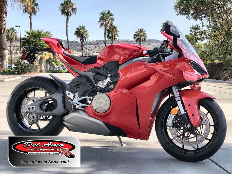 2026 Ducati PANIGALE V4