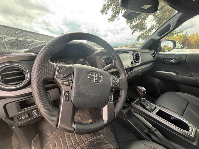 2019 Toyota Tacoma TRD Pro photo 4