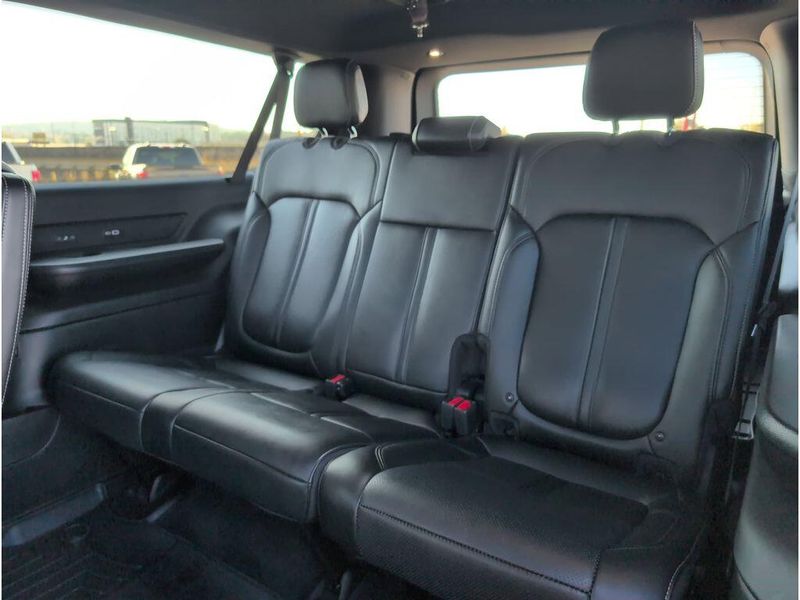 2023 Jeep Wagoneer L Series IIIImage 30