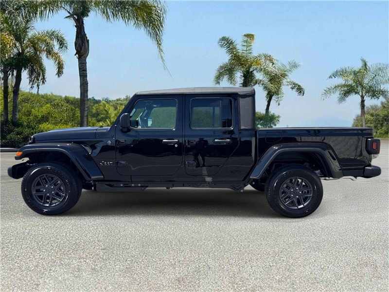 New 2026 Jeep Gladiator Sport S 4x4
