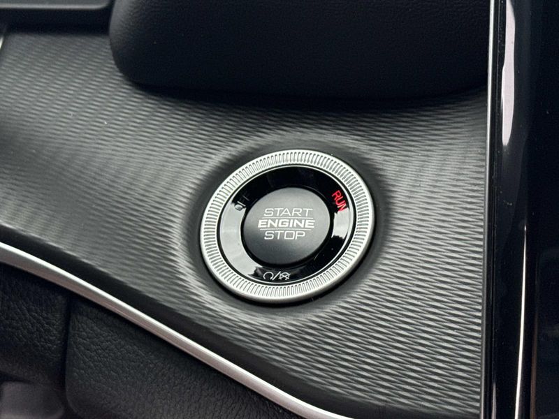New 2026 Jeep Grand Cherokee Laredo 4x2