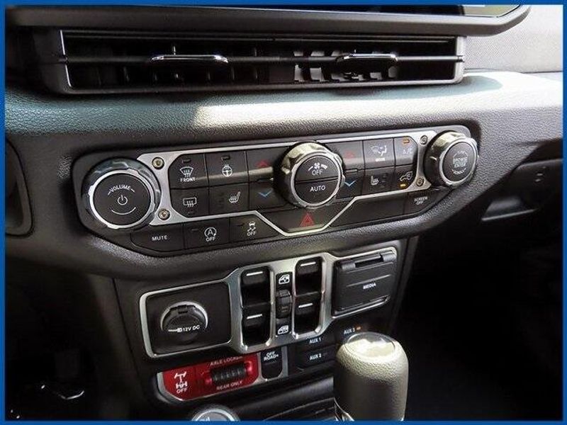 2025 Jeep Wrangler WillysImage 16