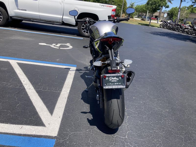 2025 Triumph Speed Triple 1200 RS 