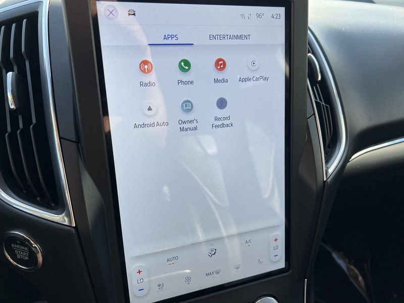 2022 Ford Edge Titanium photo 26