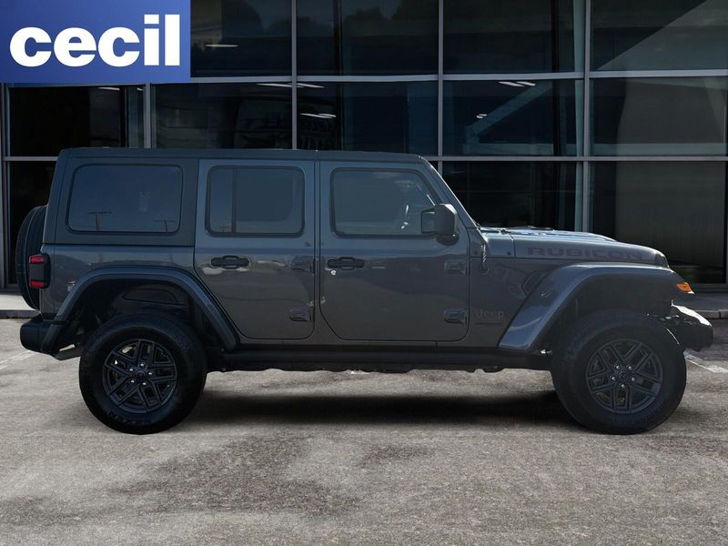 2018 Jeep Wrangler Unlimited Rubicon photo 5