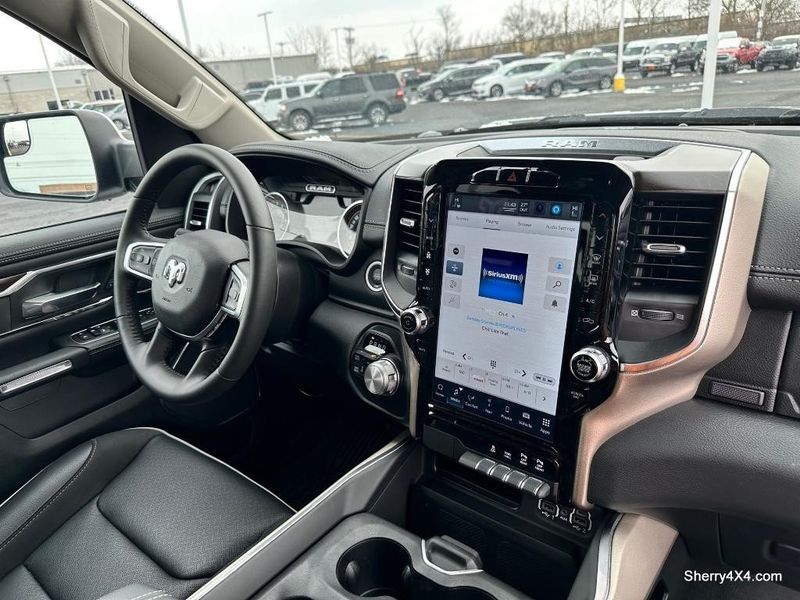2022 RAM 1500 Laramie Crew Cab 4x4 5